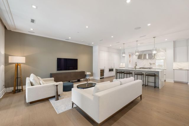 6017 Memorial Drive 305, Houston, TX 77007