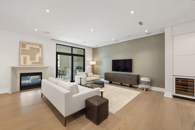6017 Memorial Drive 305, Houston, TX 77007