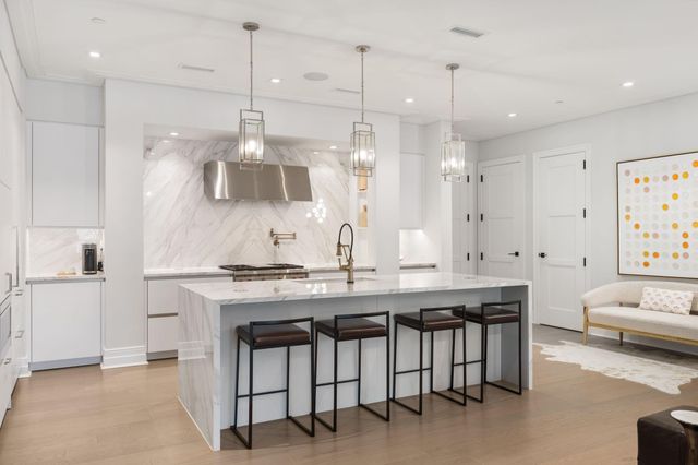 6017 Memorial Drive 305, Houston, TX 77007