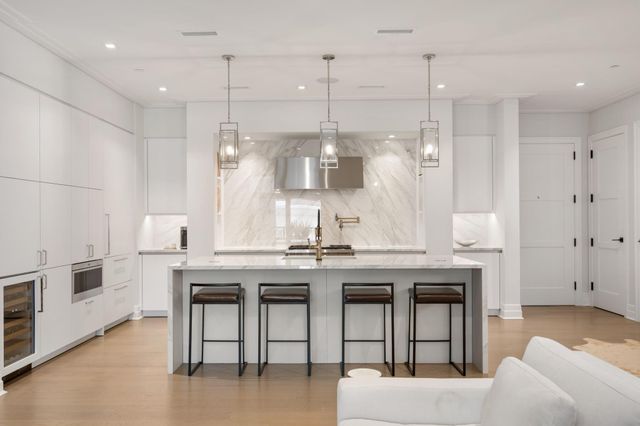 6017 Memorial Drive 305, Houston, TX 77007