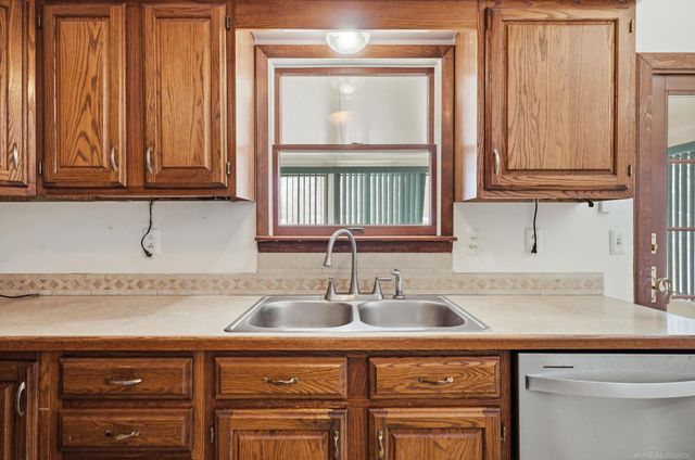 2336 N Irish Road, Davison Twp, MI 48423