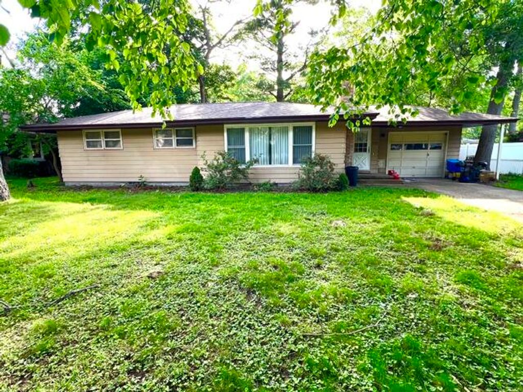 3488 W Manitou Circle, Norton Shores City, MI 49441