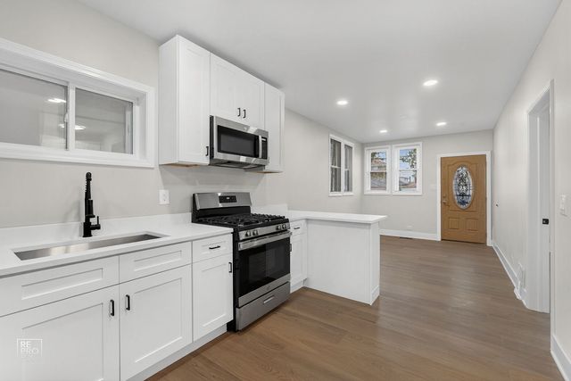 8420 S Carpenter Street, Chicago, IL 60620