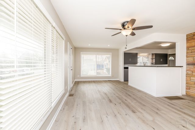 214 N Hunter Street, Thornton, IL 60476