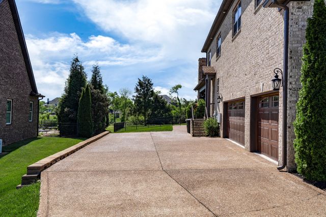 106 Nogs Gdn, Gallatin, TN 37066