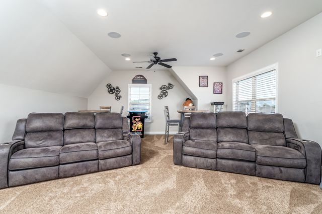 106 Nogs Gdn, Gallatin, TN 37066