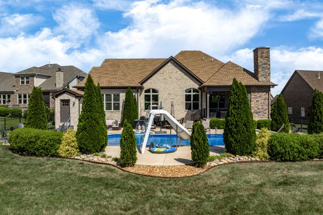 106 Nogs Gdn, Gallatin, TN 37066