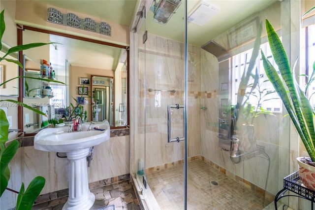 6337 SW 32nd St, Miramar, FL 33023