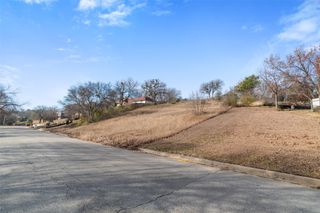 304 Willow Ridge Court, Fort Worth, TX 76103