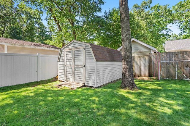 2560 Huron Trail 7, Muskegon, MI 49445