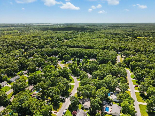 2560 Huron Trail 7, Muskegon, MI 49445