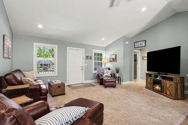 2560 Huron Trail 7, Muskegon, MI 49445