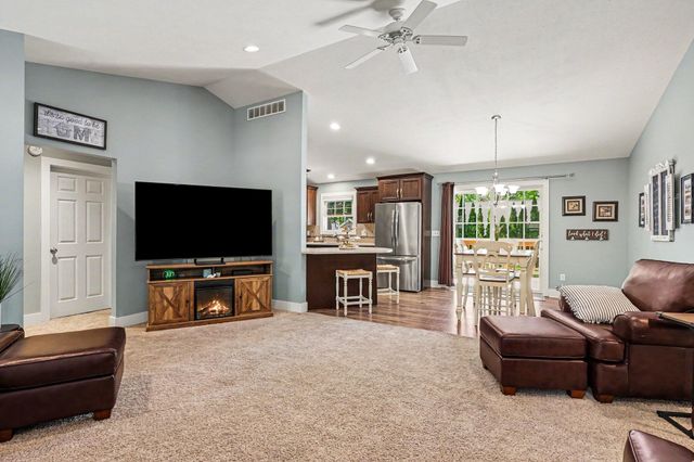 2560 Huron Trail 7, Muskegon, MI 49445