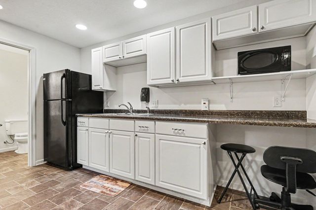 2560 Huron Trail 7, Muskegon, MI 49445