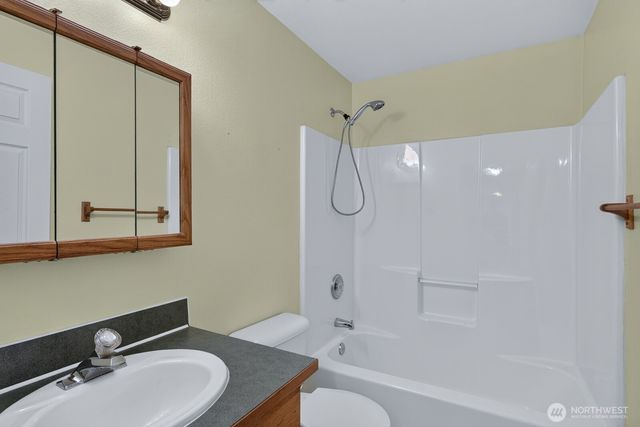 17701 Hillside Court, Arlington, WA 98223