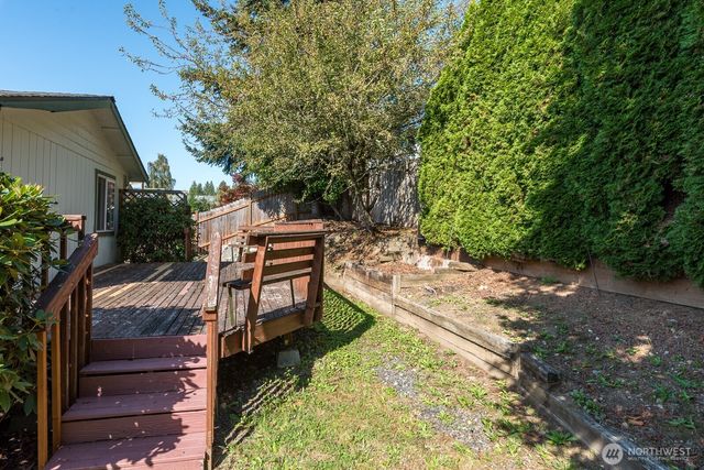 17701 Hillside Court, Arlington, WA 98223