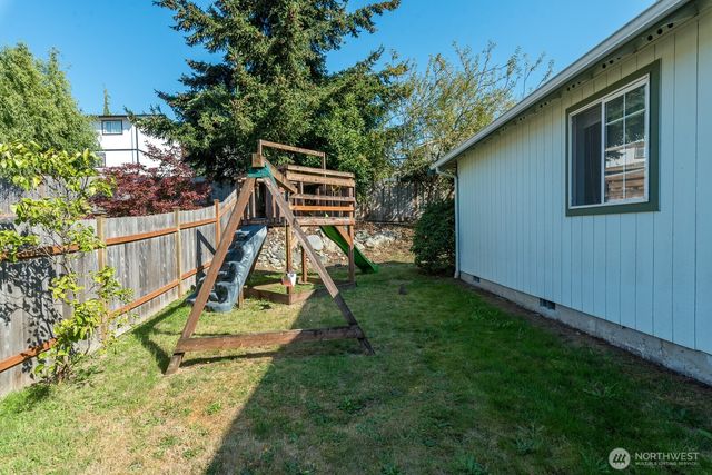 17701 Hillside Court, Arlington, WA 98223