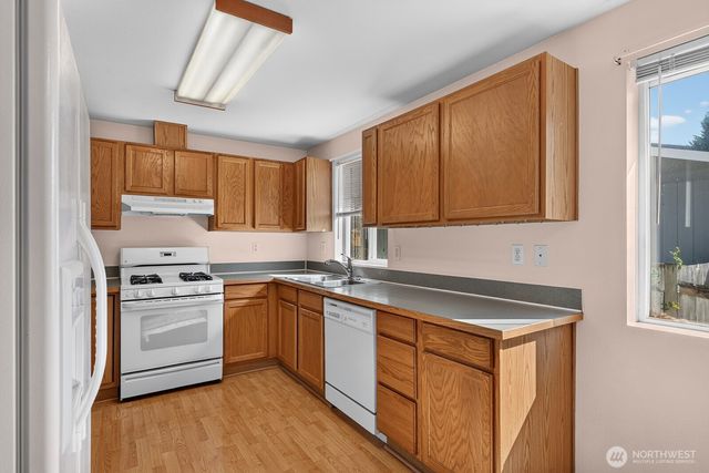17701 Hillside Court, Arlington, WA 98223