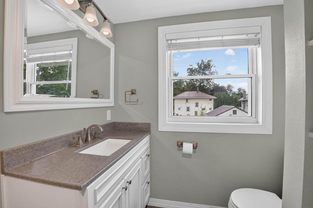 2221 Grand Boulevard, Cedar Falls, IA 50613