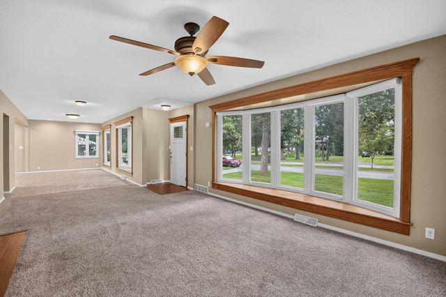 2221 Grand Boulevard, Cedar Falls, IA 50613