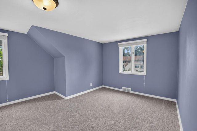 2221 Grand Boulevard, Cedar Falls, IA 50613