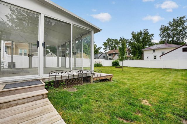 2221 Grand Boulevard, Cedar Falls, IA 50613