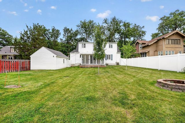 2221 Grand Boulevard, Cedar Falls, IA 50613