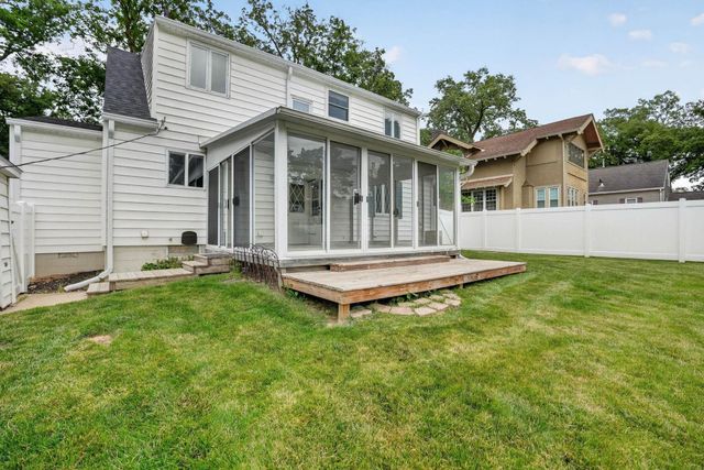 2221 Grand Boulevard, Cedar Falls, IA 50613