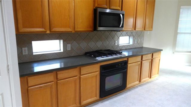 4822 Schiller Park Lane, Sugar Land, TX 77479