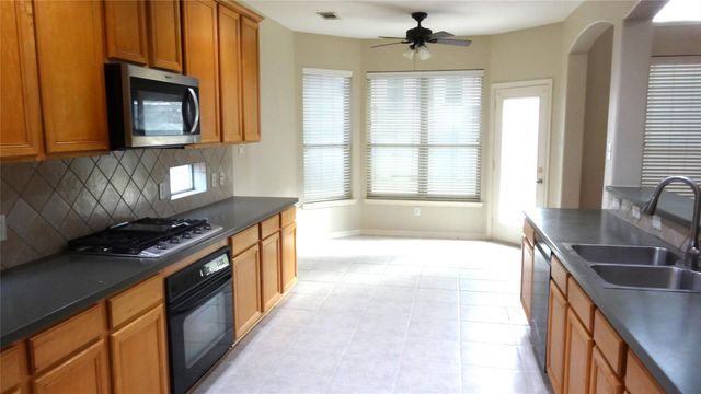 4822 Schiller Park Lane, Sugar Land, TX 77479