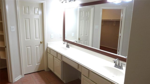 4822 Schiller Park Lane, Sugar Land, TX 77479