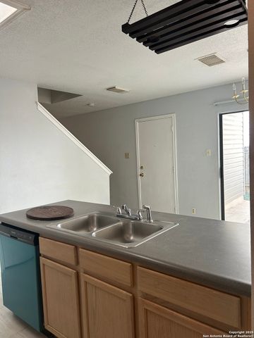 5103 Kenton Ash, San Antonio, TX 78240