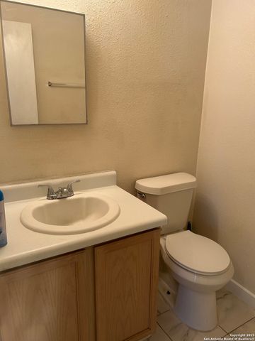 5103 Kenton Ash, San Antonio, TX 78240