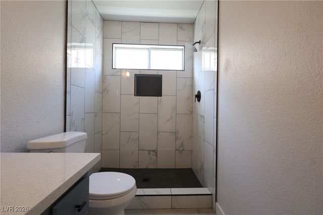 6500 White Swan Circle, Las Vegas, NV 89108