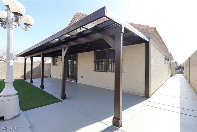 6500 White Swan Circle, Las Vegas, NV 89108