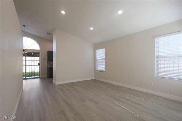 6500 White Swan Circle, Las Vegas, NV 89108