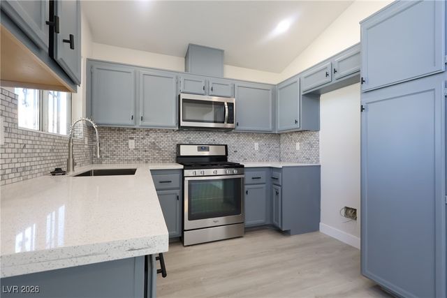 6500 White Swan Circle, Las Vegas, NV 89108