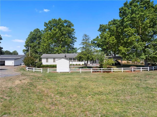 1687 Sexton Road, Denton, NC 27239