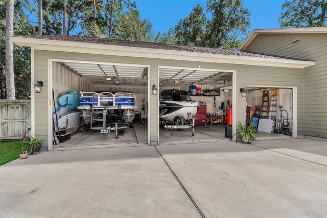 13957 Challenger Drive, Willis, TX 77318