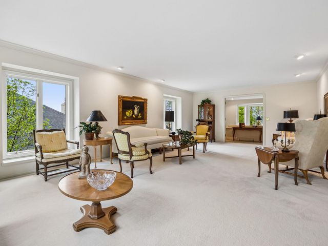11202 Mount Curve Road, Eden Prairie, MN 55347