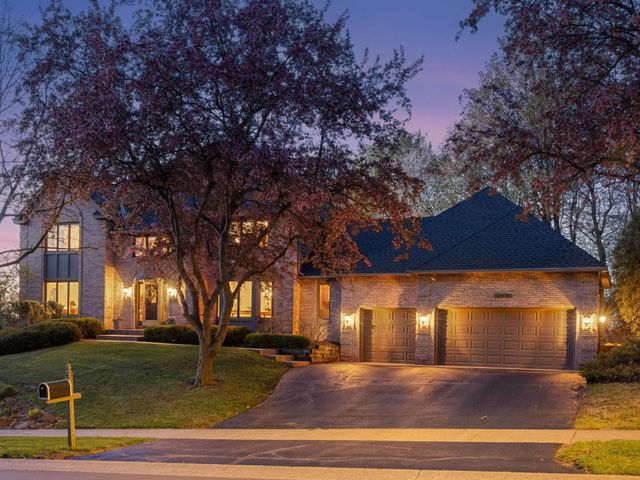 11202 Mount Curve Road, Eden Prairie, MN 55347