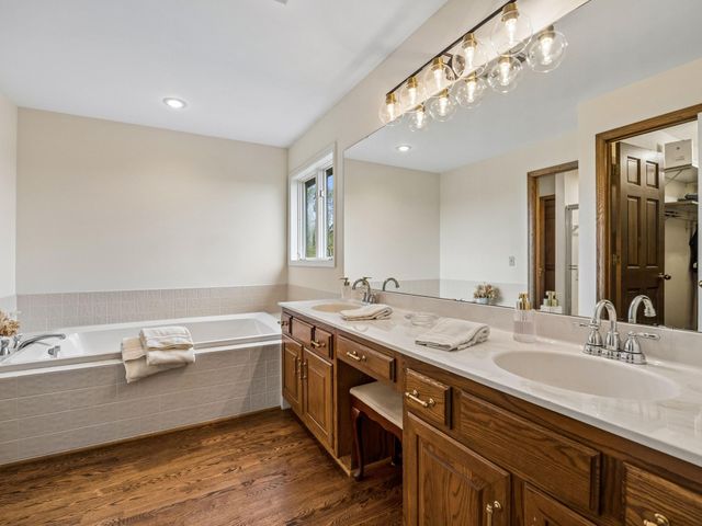 11202 Mount Curve Road, Eden Prairie, MN 55347