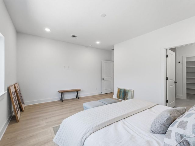 1014 Upside Wheatley Lane, Houston, TX 77091