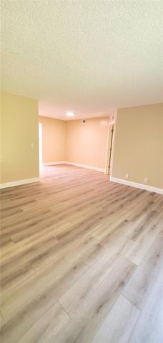 3013 NW 92nd Avenue, Coral Springs, FL 33065