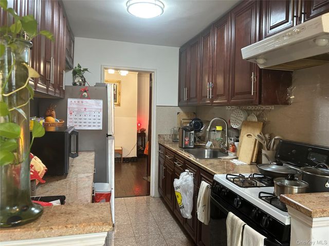 99-05 59 Ave 5C, Corona, NY 11368