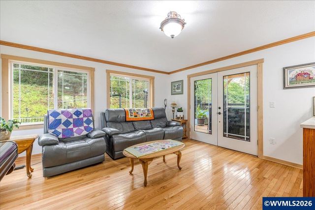 2398 Cole Rd S, Salem, OR 97306