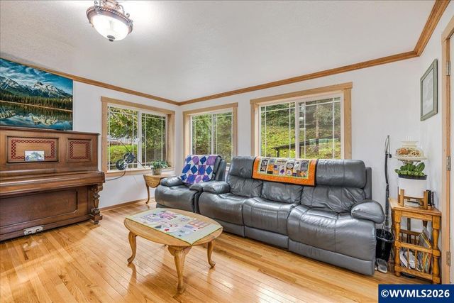 2398 Cole Rd S, Salem, OR 97306