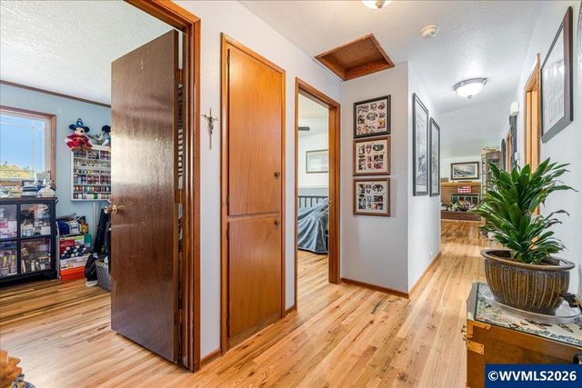 2398 Cole Rd S, Salem, OR 97306