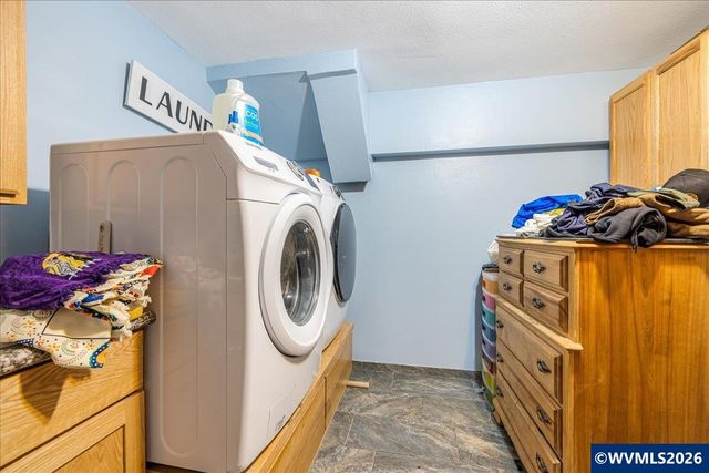 2398 Cole Rd S, Salem, OR 97306