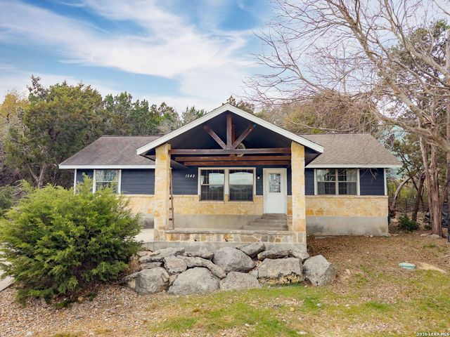 1548 VALLEY FRST, Canyon Lake, TX 78133